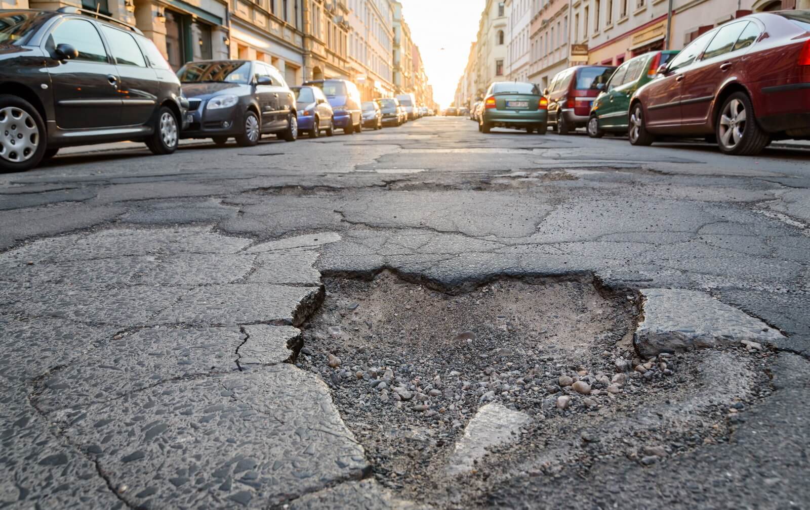 Gomma tagliata dal marciapiede o scalfita lateralmente, cosa fare?