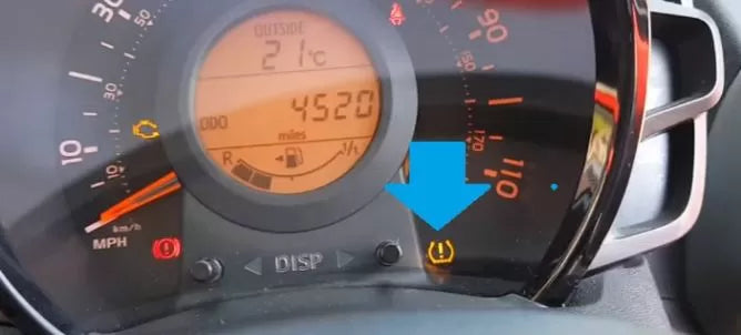 Come si resetta la spia della pressione gomme sulla Toyota Aygo?